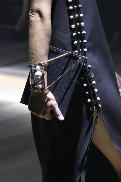Look 2